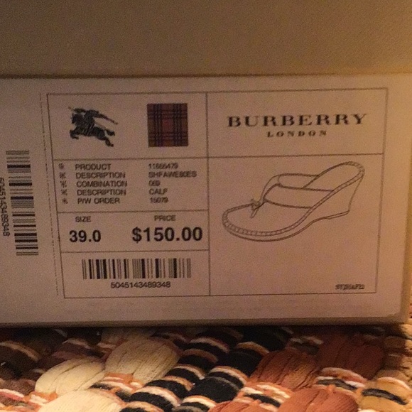 Burberry London wedge sandal. - Picture 7 of 8